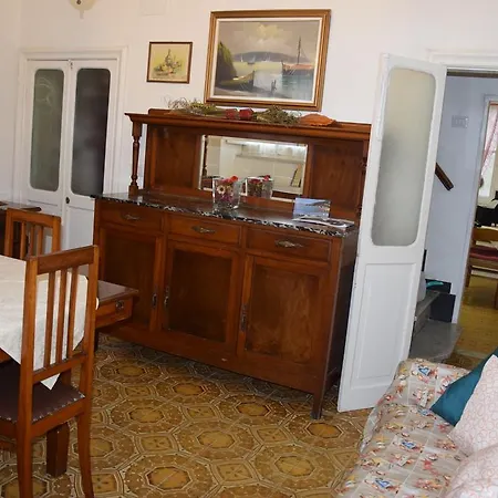 La Casa Di Angela بيت للعطل