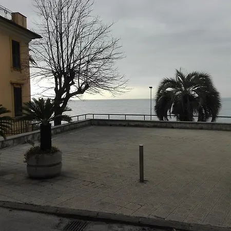 La Casa Di Angela Nyaraló